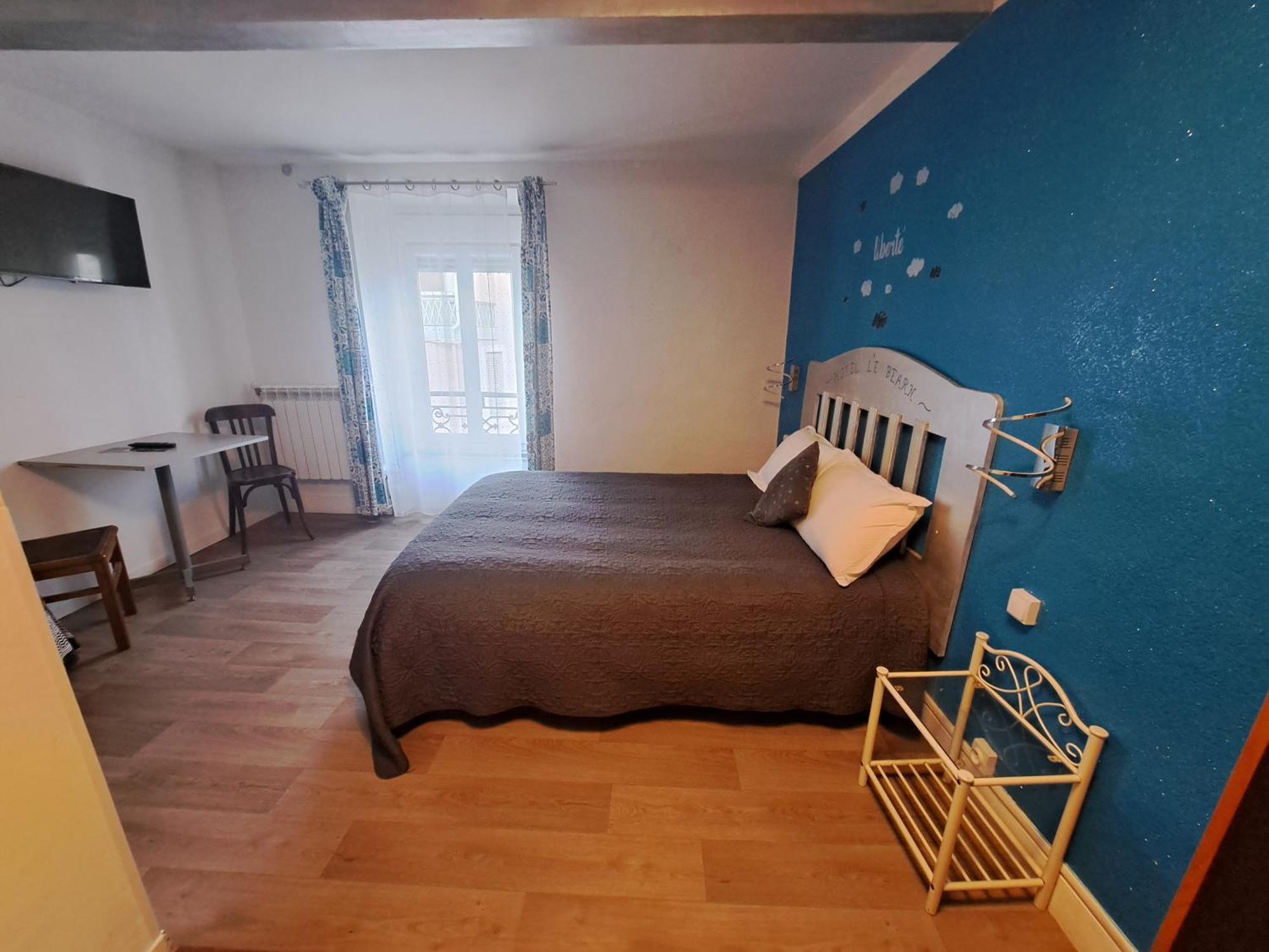 Hotel Le Bearn บาญเญอ-เดอ-บีกอร์ ภายนอก รูปภาพ