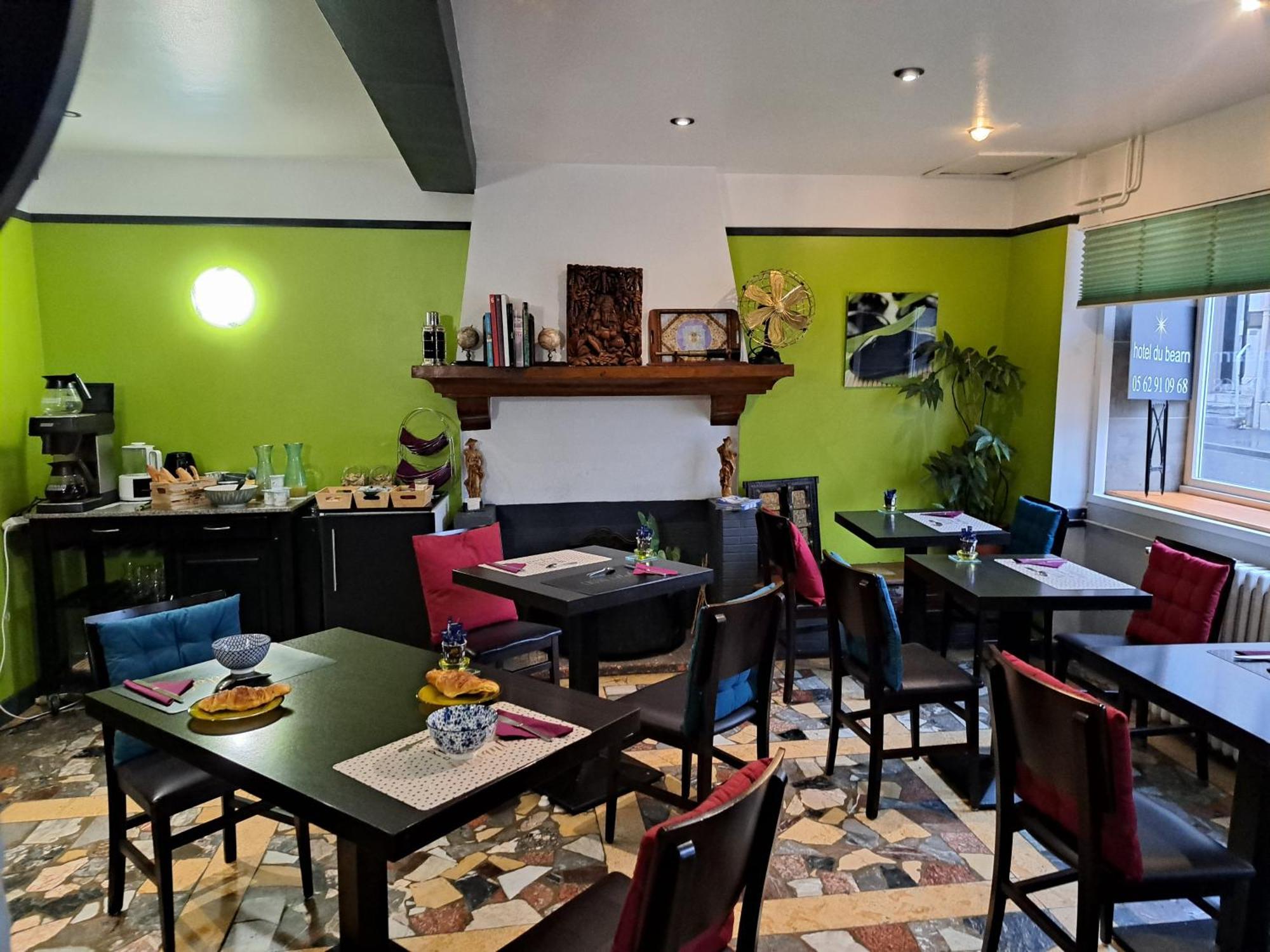 Hotel Le Bearn บาญเญอ-เดอ-บีกอร์ ภายนอก รูปภาพ