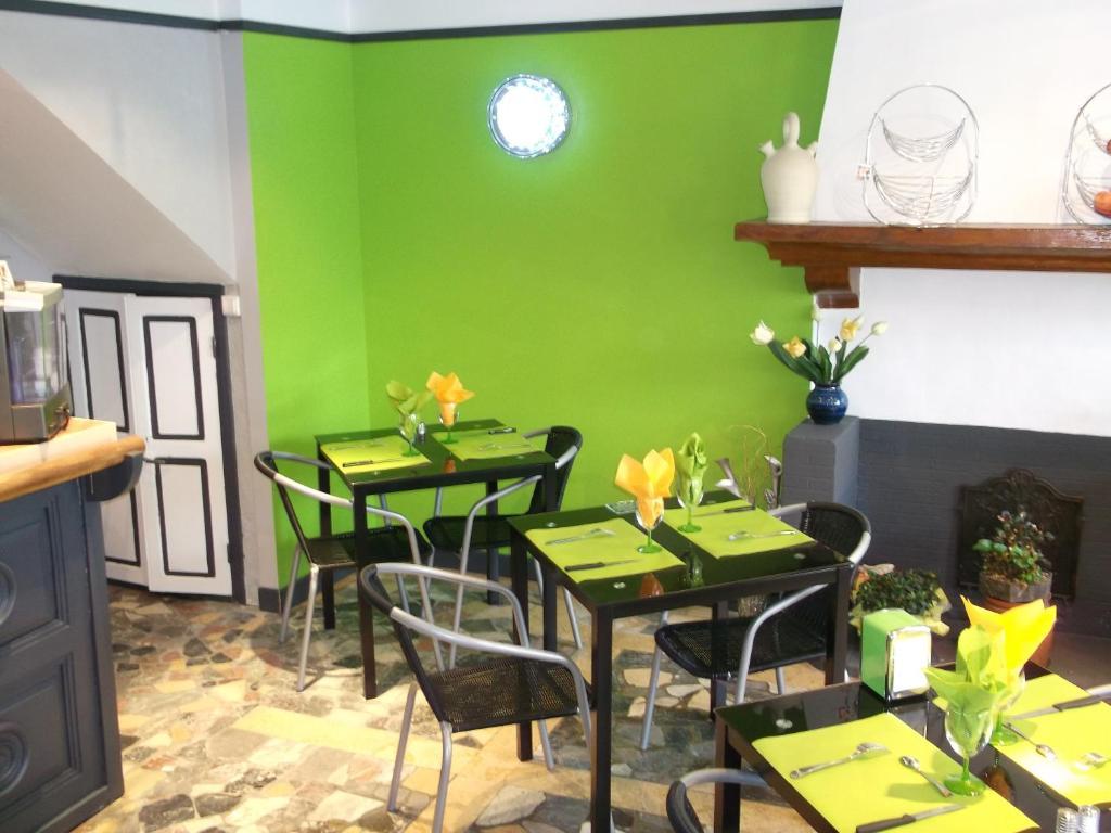Hotel Le Bearn บาญเญอ-เดอ-บีกอร์ ภายนอก รูปภาพ
